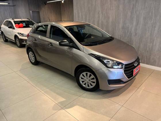 HYUNDAI HB20 1.0 COMFORT 12V FLEX 4P MANUAL HYUNDAI HB20 1.0 COMFORT 12V FLEX 4P MANUAL